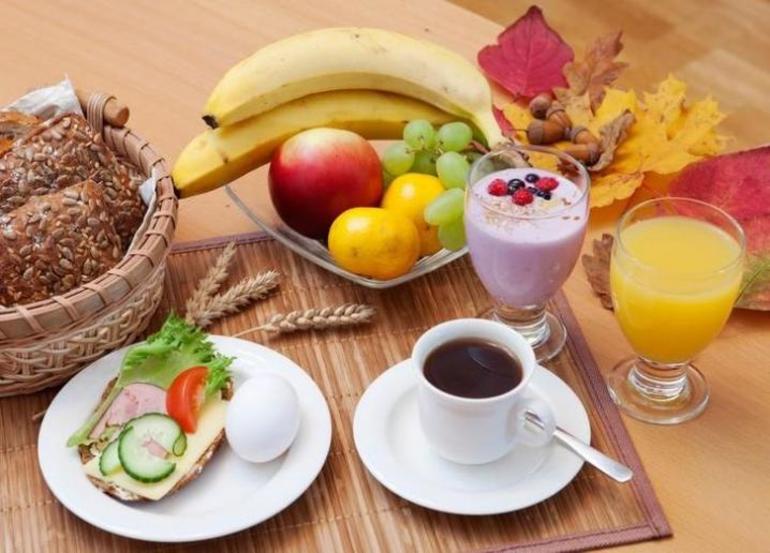 Какие 10 продуктов категорически нельзя есть по утрам
