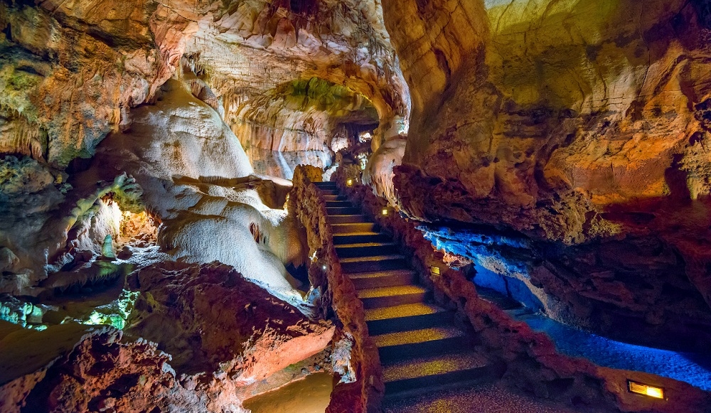Список самых таинственных подземелий и пещер на планете